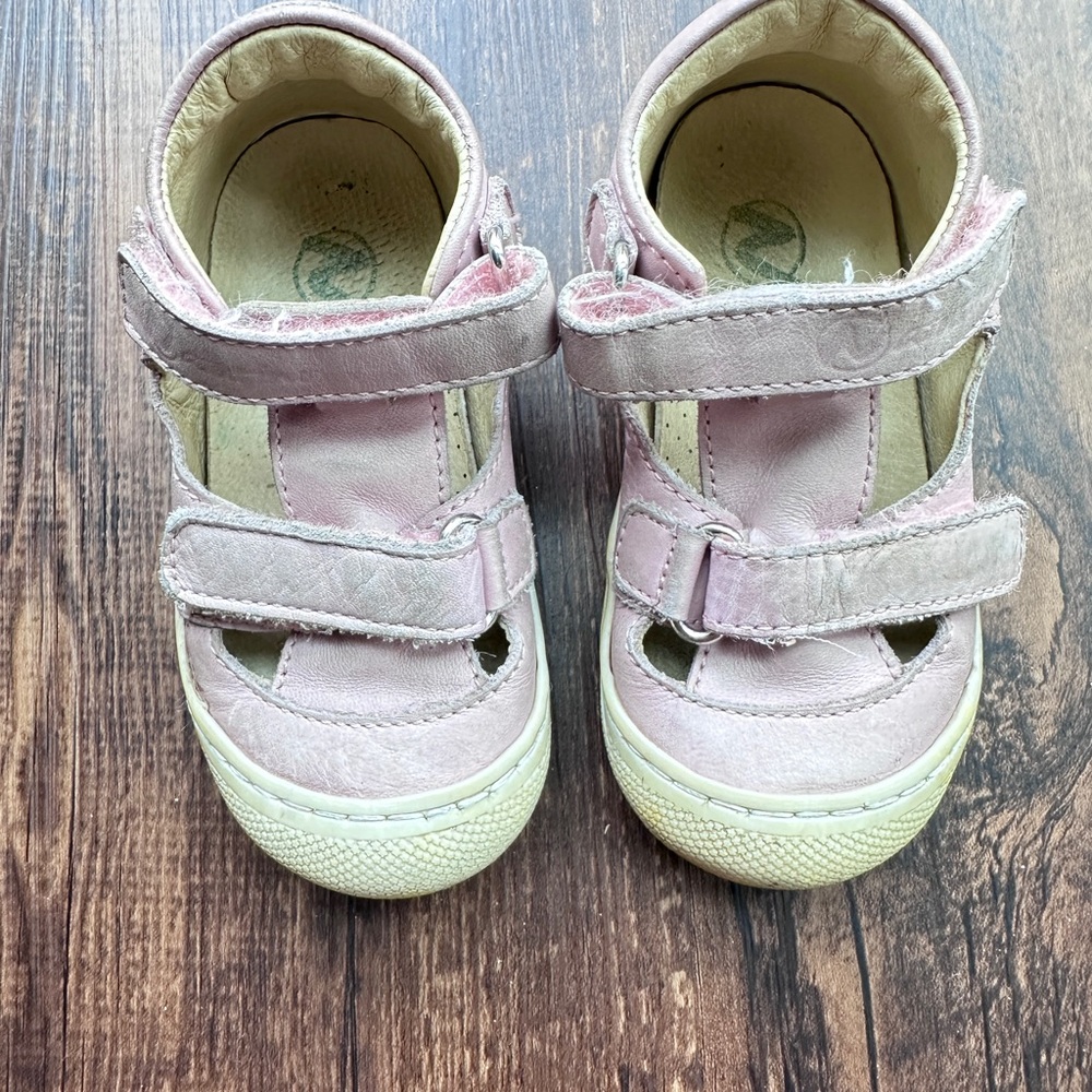 Naturino Pink toddler Shoes / Size 22